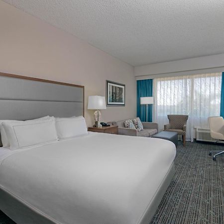Doubletree By Hilton Hotel West Palm Beach Airport Экстерьер фото