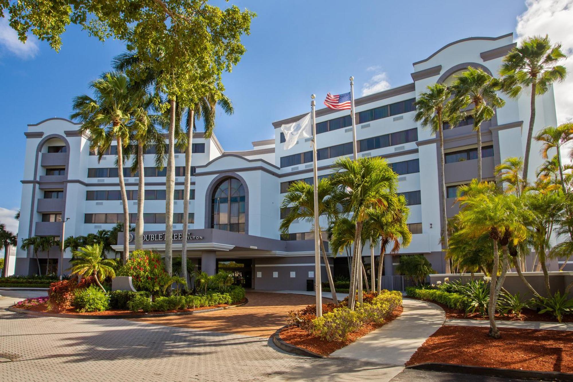 Doubletree By Hilton Hotel West Palm Beach Airport Экстерьер фото