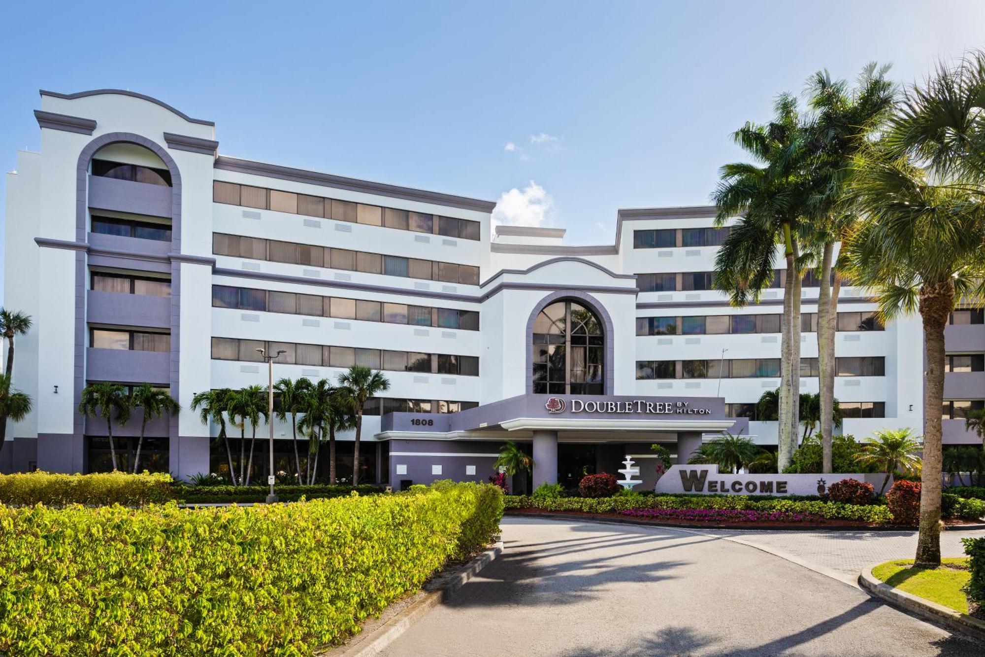 Doubletree By Hilton Hotel West Palm Beach Airport Экстерьер фото