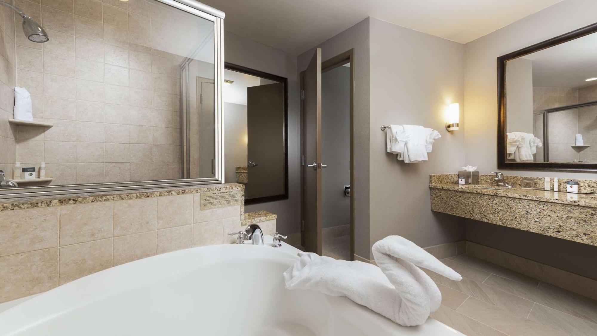 Doubletree By Hilton Hotel West Palm Beach Airport Экстерьер фото