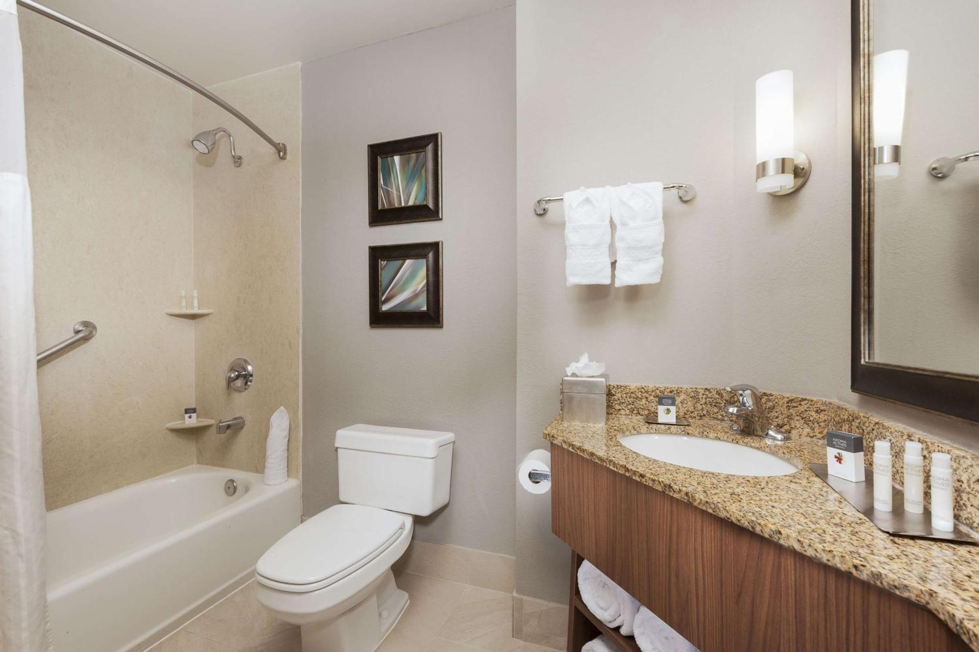 Doubletree By Hilton Hotel West Palm Beach Airport Экстерьер фото