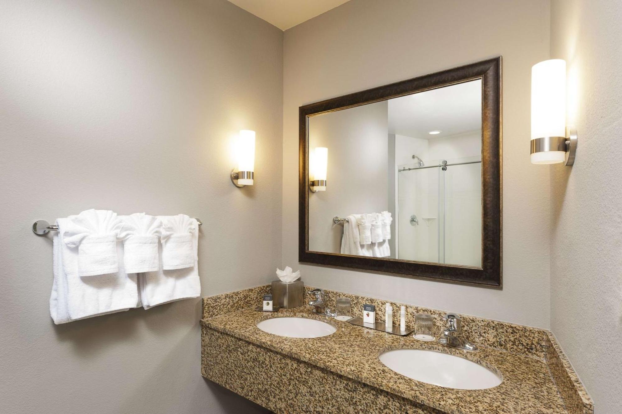 Doubletree By Hilton Hotel West Palm Beach Airport Экстерьер фото