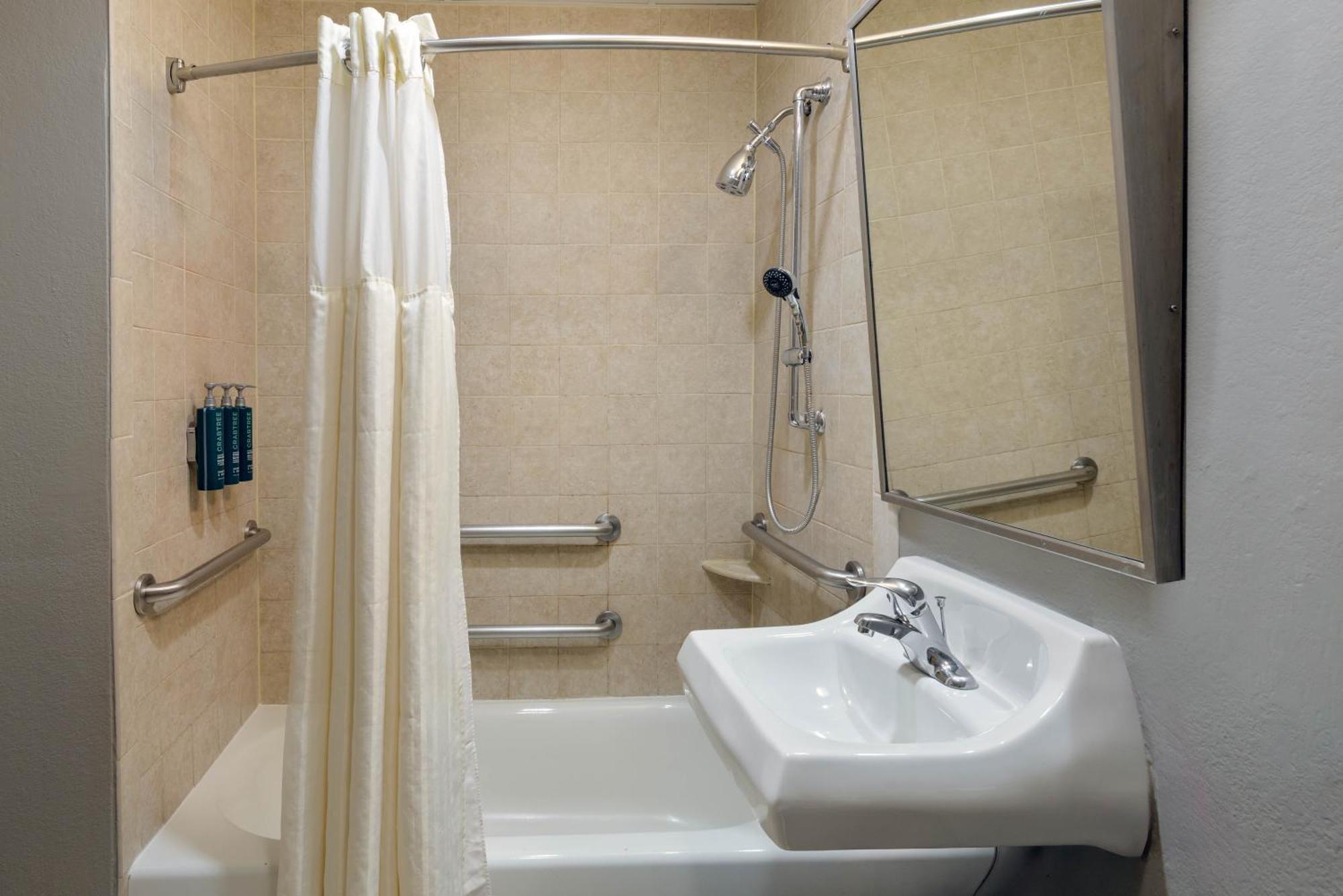 Doubletree By Hilton Hotel West Palm Beach Airport Экстерьер фото