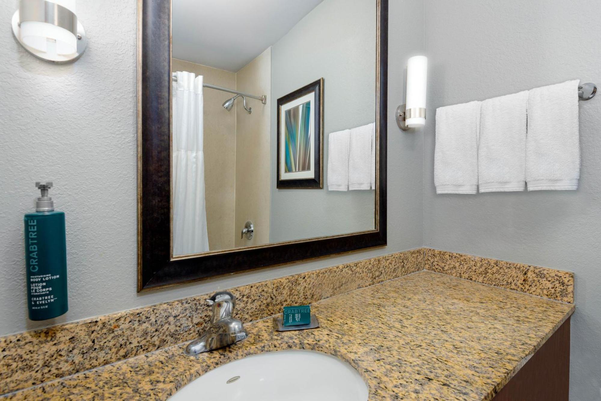 Doubletree By Hilton Hotel West Palm Beach Airport Экстерьер фото