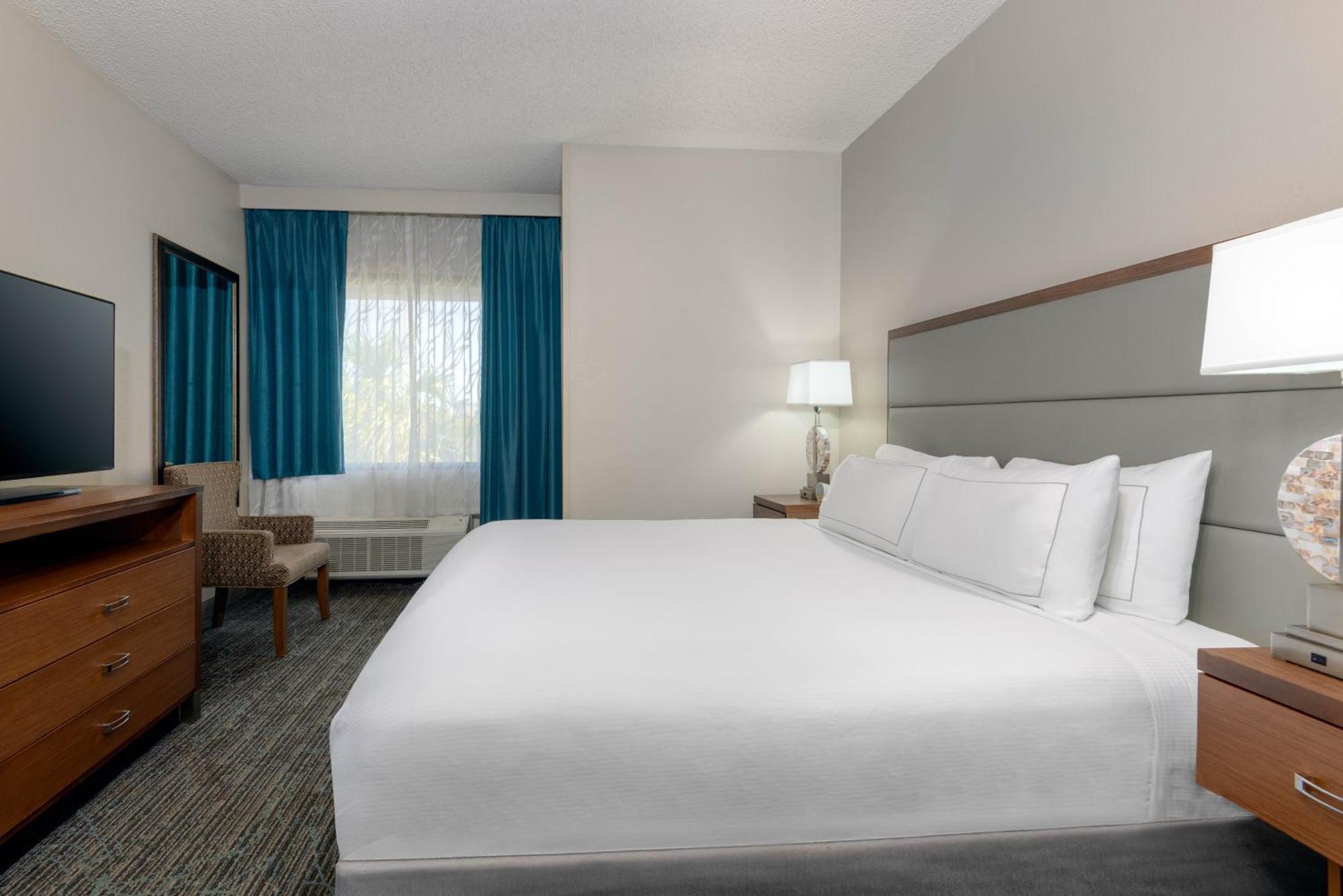 Doubletree By Hilton Hotel West Palm Beach Airport Экстерьер фото