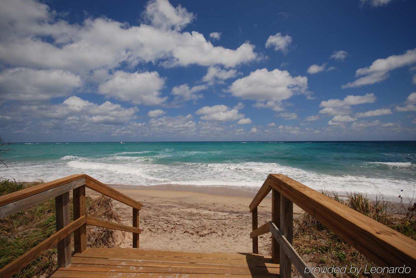 Doubletree By Hilton Hotel West Palm Beach Airport Экстерьер фото