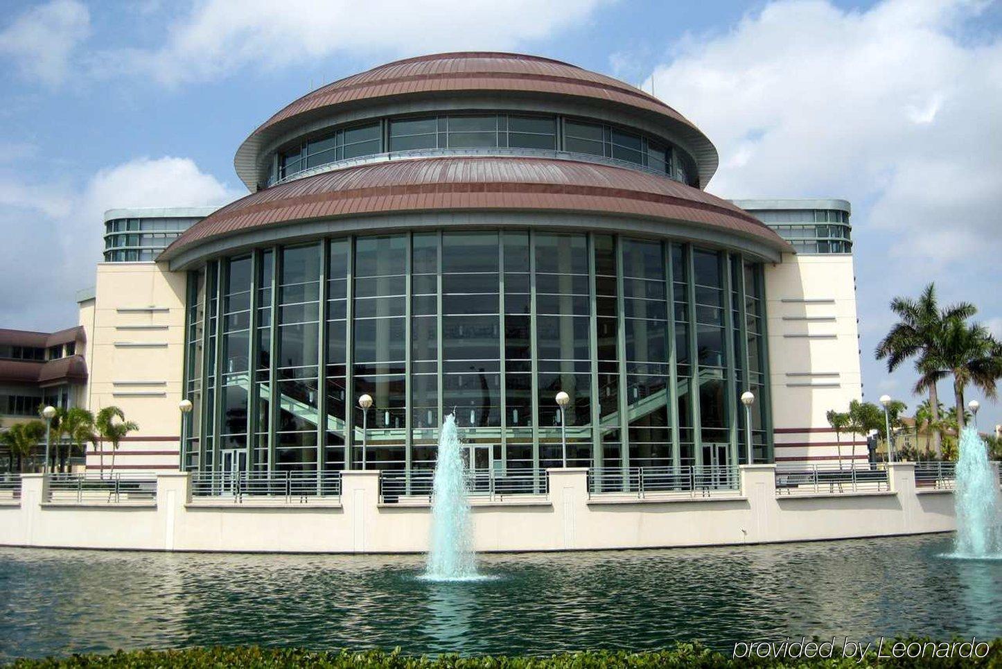 Doubletree By Hilton Hotel West Palm Beach Airport Удобства фото