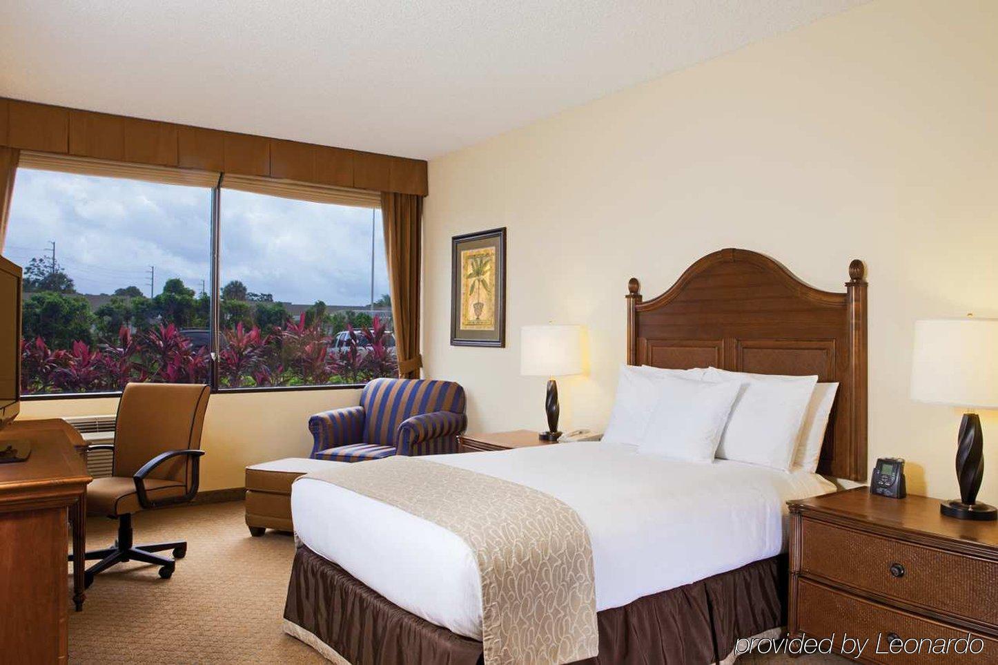 Doubletree By Hilton Hotel West Palm Beach Airport Экстерьер фото