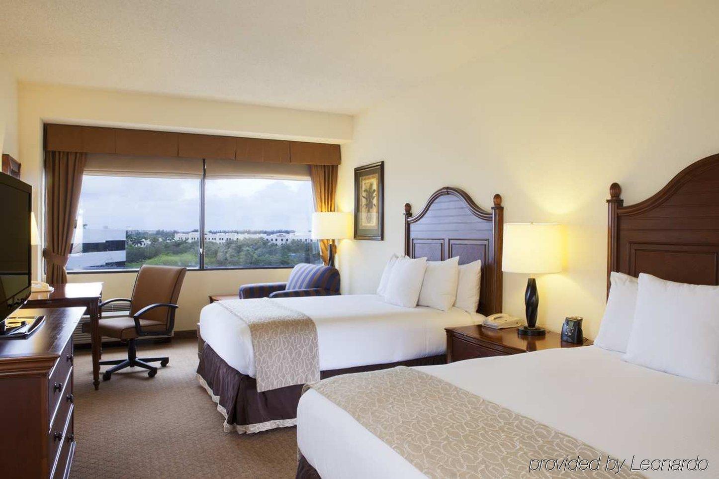 Doubletree By Hilton Hotel West Palm Beach Airport Экстерьер фото