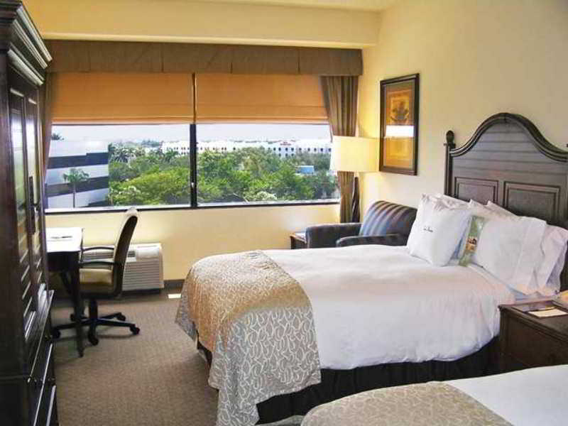 Doubletree By Hilton Hotel West Palm Beach Airport Экстерьер фото