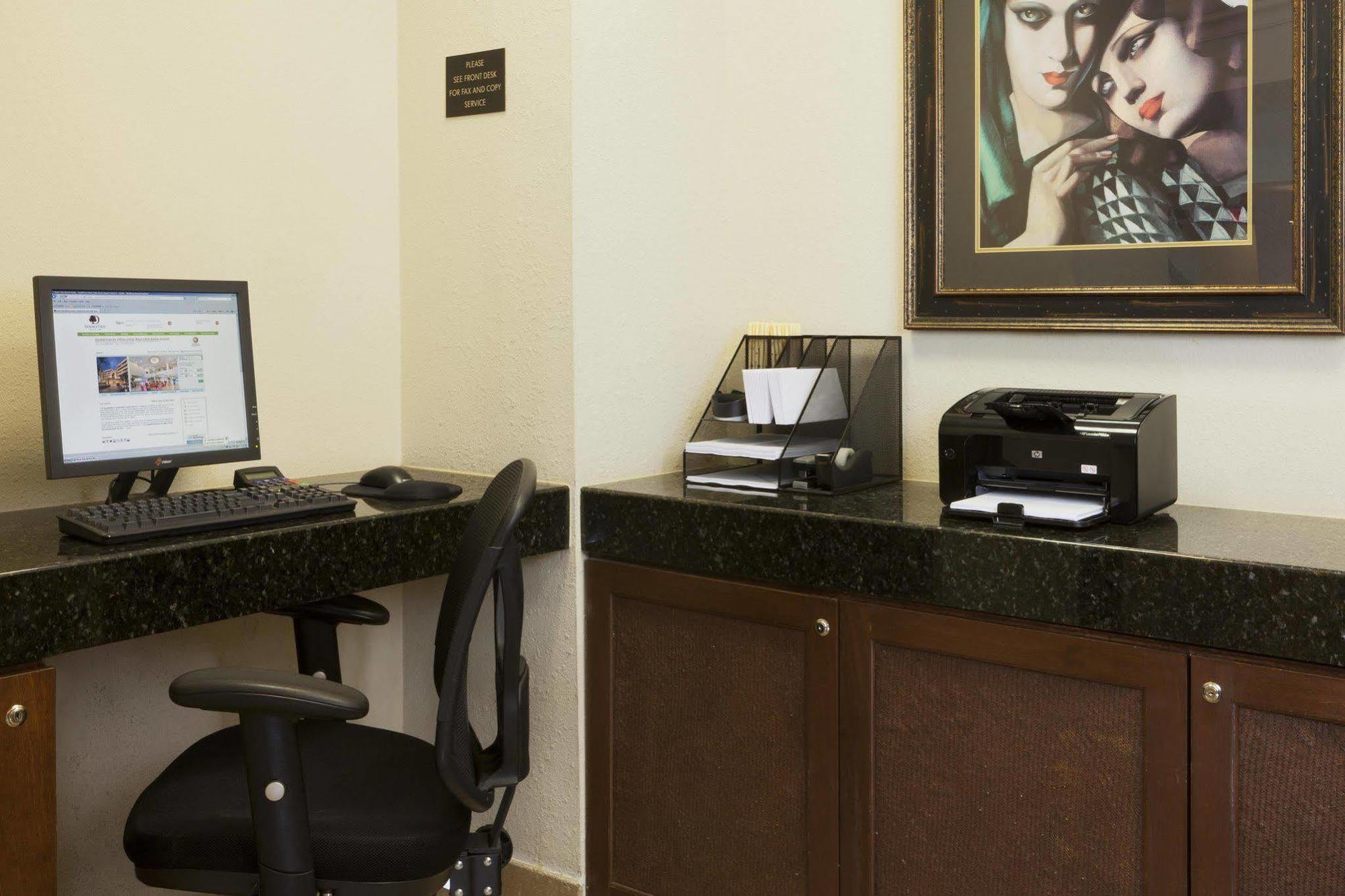 Doubletree By Hilton Hotel West Palm Beach Airport Экстерьер фото